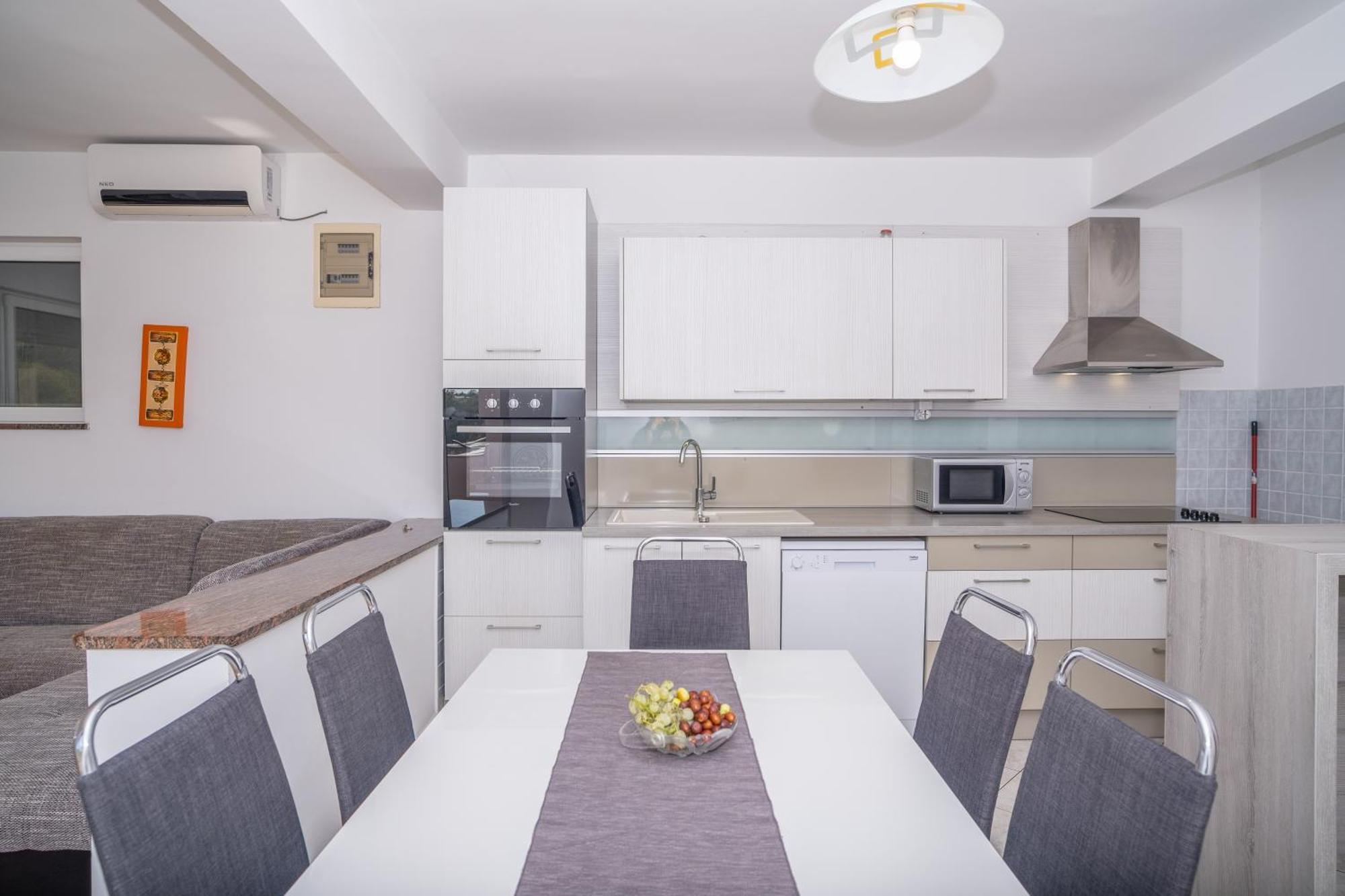 Apartment Bura ชิเบนิก ภายนอก รูปภาพ