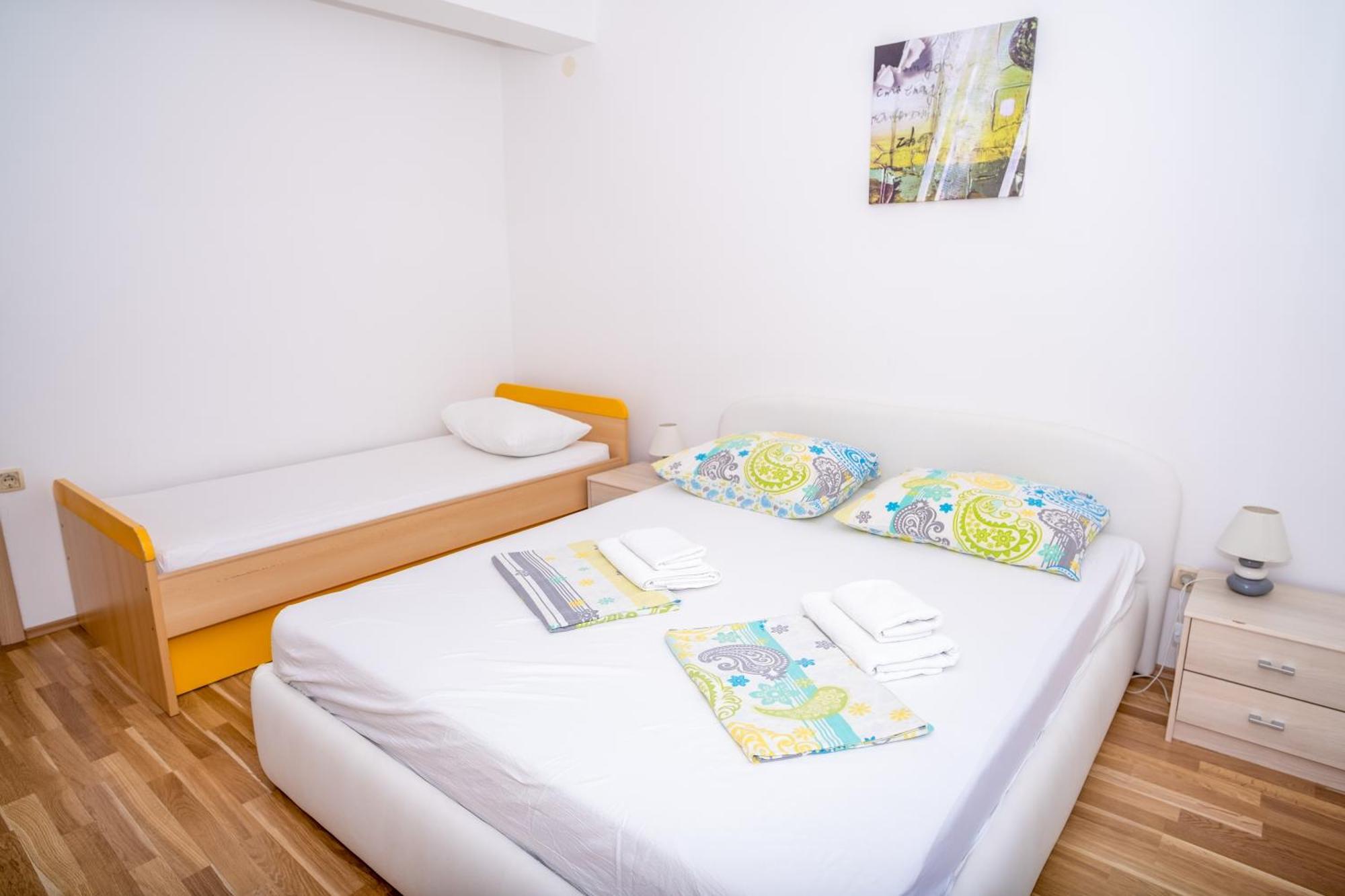 Apartment Bura ชิเบนิก ภายนอก รูปภาพ