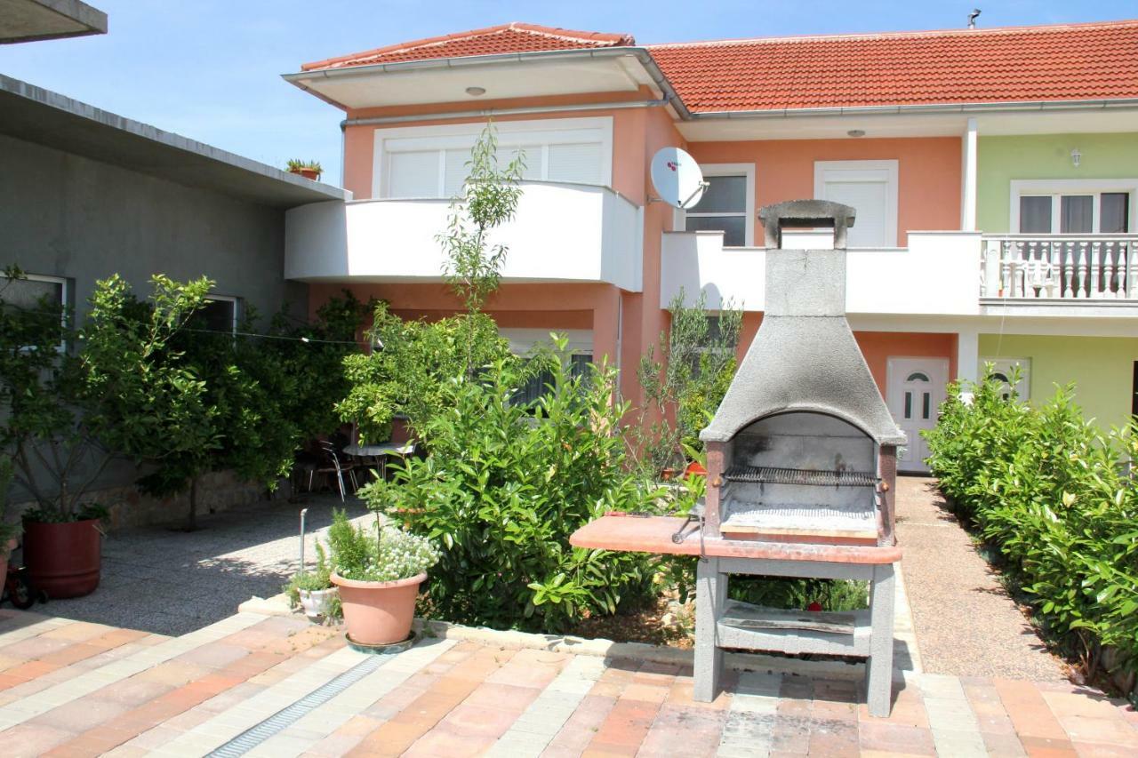 Apartment Bura ชิเบนิก ภายนอก รูปภาพ